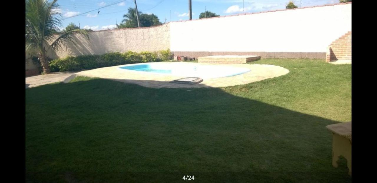 Ótima Casa Caldas Novas 2 km do centro para ate 14 pesssoas com piscina aquecida, churrrasqueira, Wifi Exterior foto