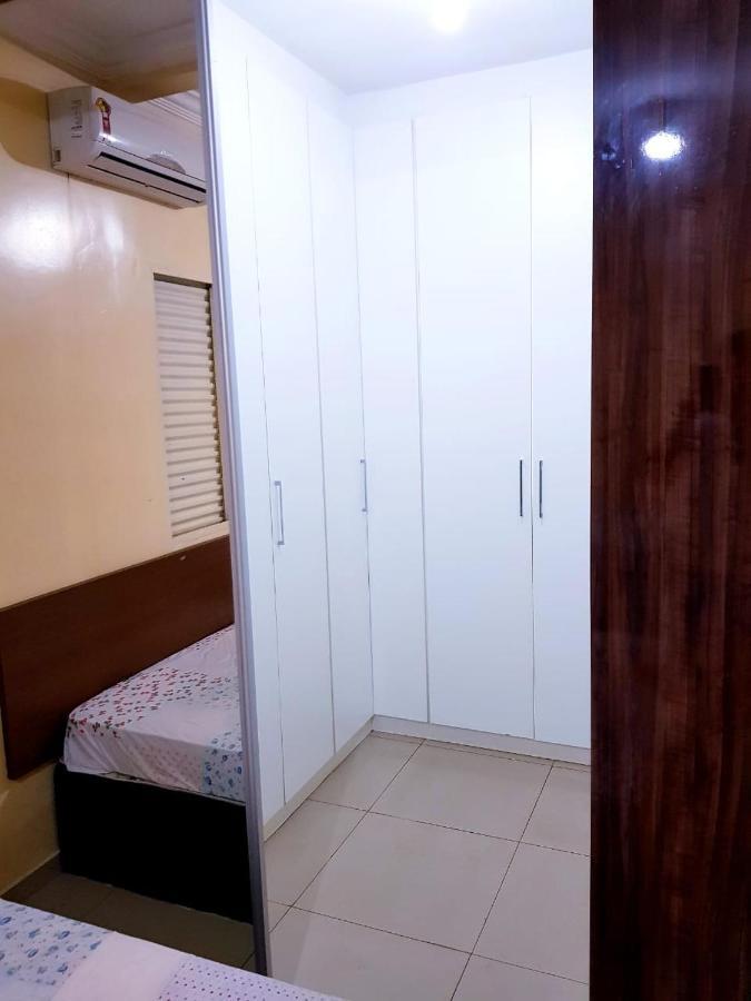 Ótima Casa Caldas Novas 2 km do centro para ate 14 pesssoas com piscina aquecida, churrrasqueira, Wifi Exterior foto