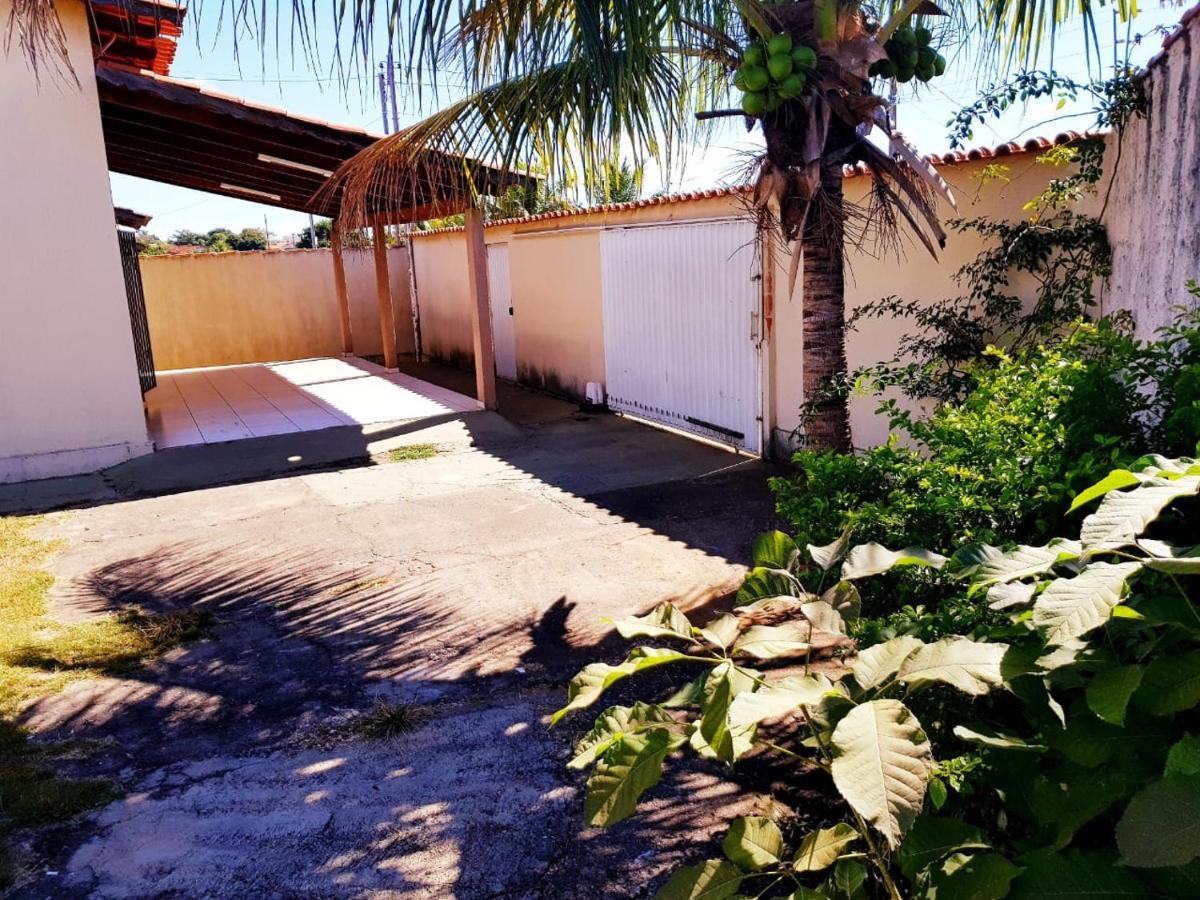 Ótima Casa Caldas Novas 2 km do centro para ate 14 pesssoas com piscina aquecida, churrrasqueira, Wifi Exterior foto